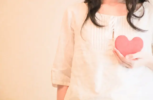 昭和通りメンタルクリニックは旭川市にある心療内科・精神科です。気分が落ち込む、疲れているのに眠れない、人前に出ると緊張してしまう、激しい運動をしていないのに動悸や息苦しさを感じる、周囲の人に強く当たってしまう、気力がわかず、何もしたくない、ケアレスミスが多い、普段の何気ない会話が苦手などの症状のほか、うつ病や睡眠障害、パニック障害、適応障害、社会不安障害、軽度の認知症、軽度の統合失調症、軽度の躁うつ病などでお悩みの方の診察を主に行っています。